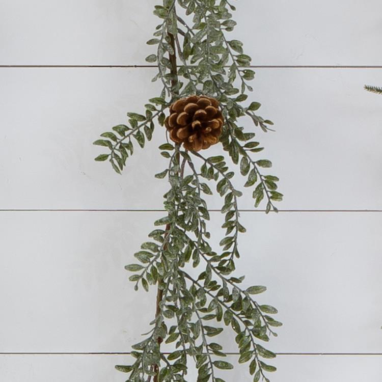 Frosted Boxwood Garland